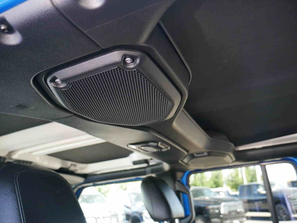 Used 2022 Jeep Wrangler Unlimited Sahara image 18