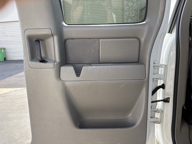 Used 2005 GMC Sierra 2500 SLE w/ Skid Plate Package AWD/4WD image 33