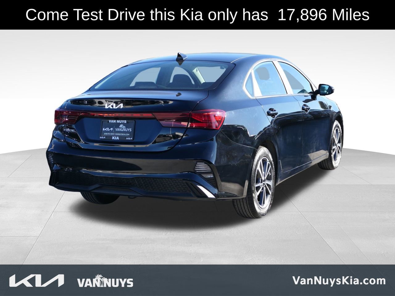 Used 2023 Kia Forte LXS image 3