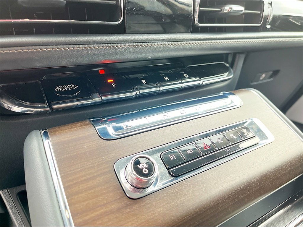 Used 2025 Lincoln Aviator Reserve w/ Equipment Group 201A image 17