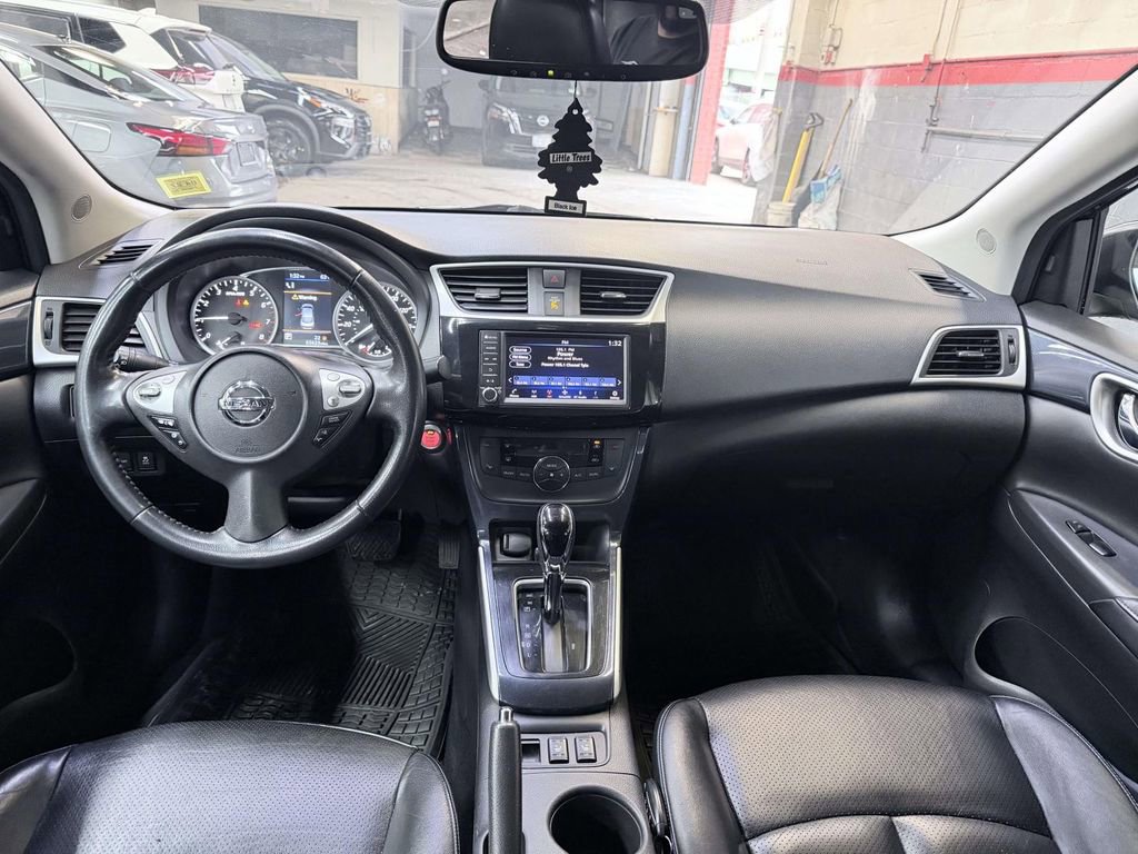 Used 2019 Nissan Sentra SR w/ Premium Package (SR) FWD image 14