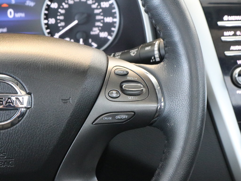 Used 2020 Nissan Murano SL w/ Moonroof Package AWD/4WD image 12