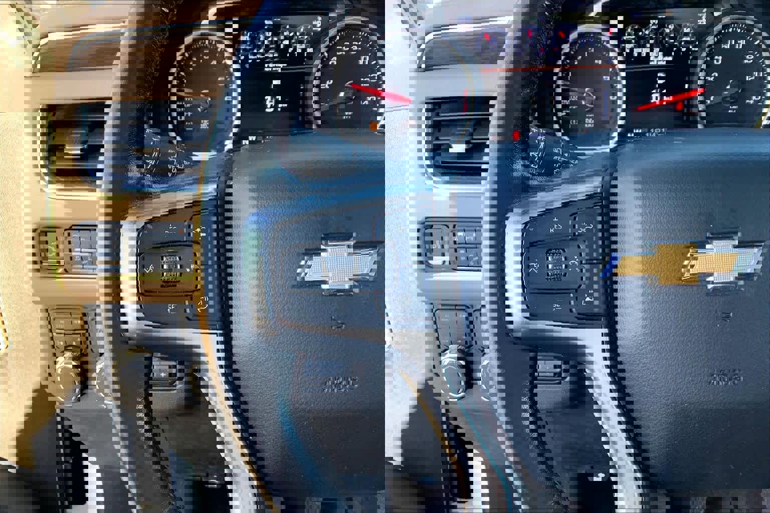 Used 2021 Chevrolet Suburban Premier w/ Premium Package image 24