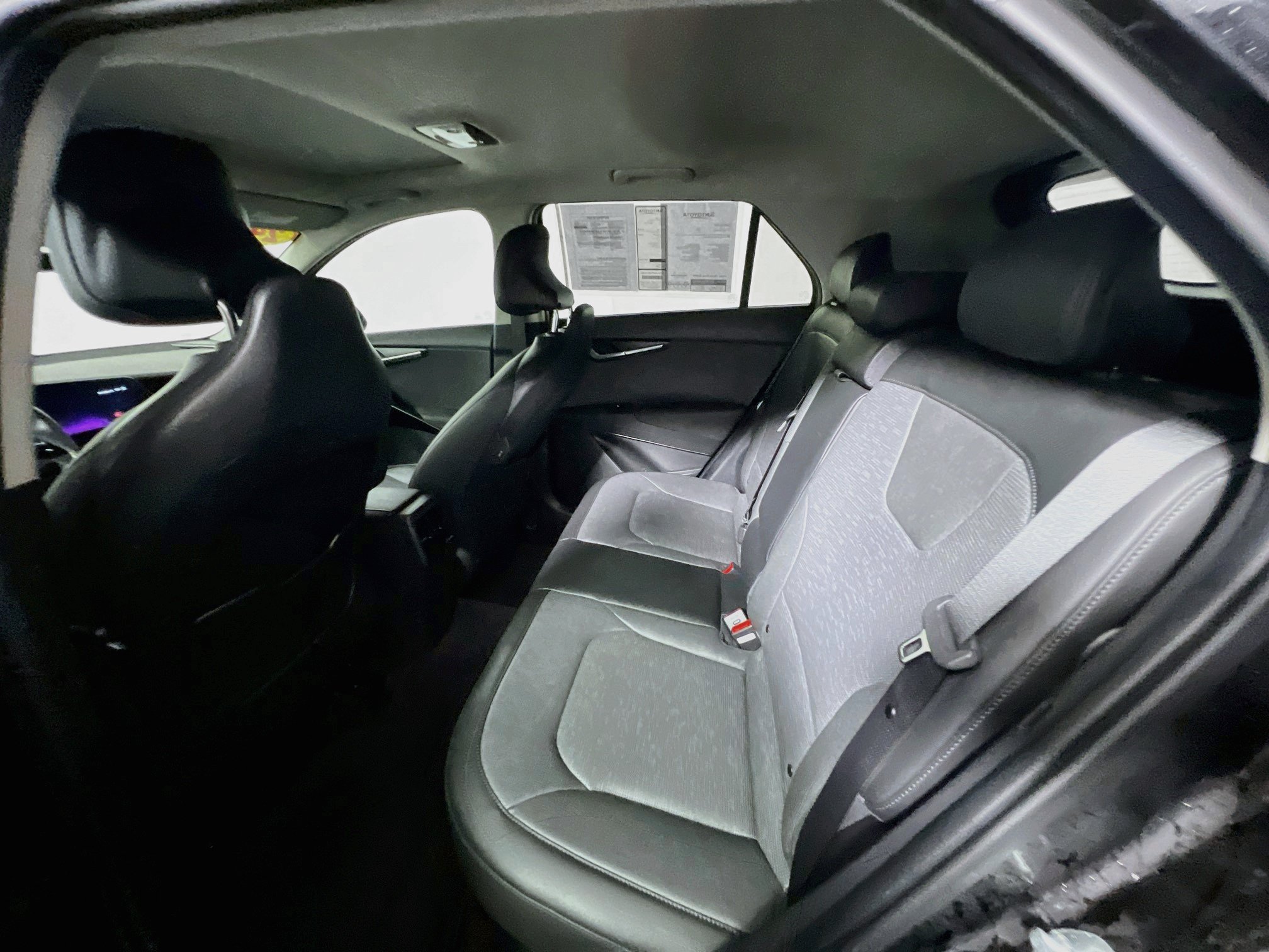 Used 2024 Kia Niro SX Touring FWD image 28