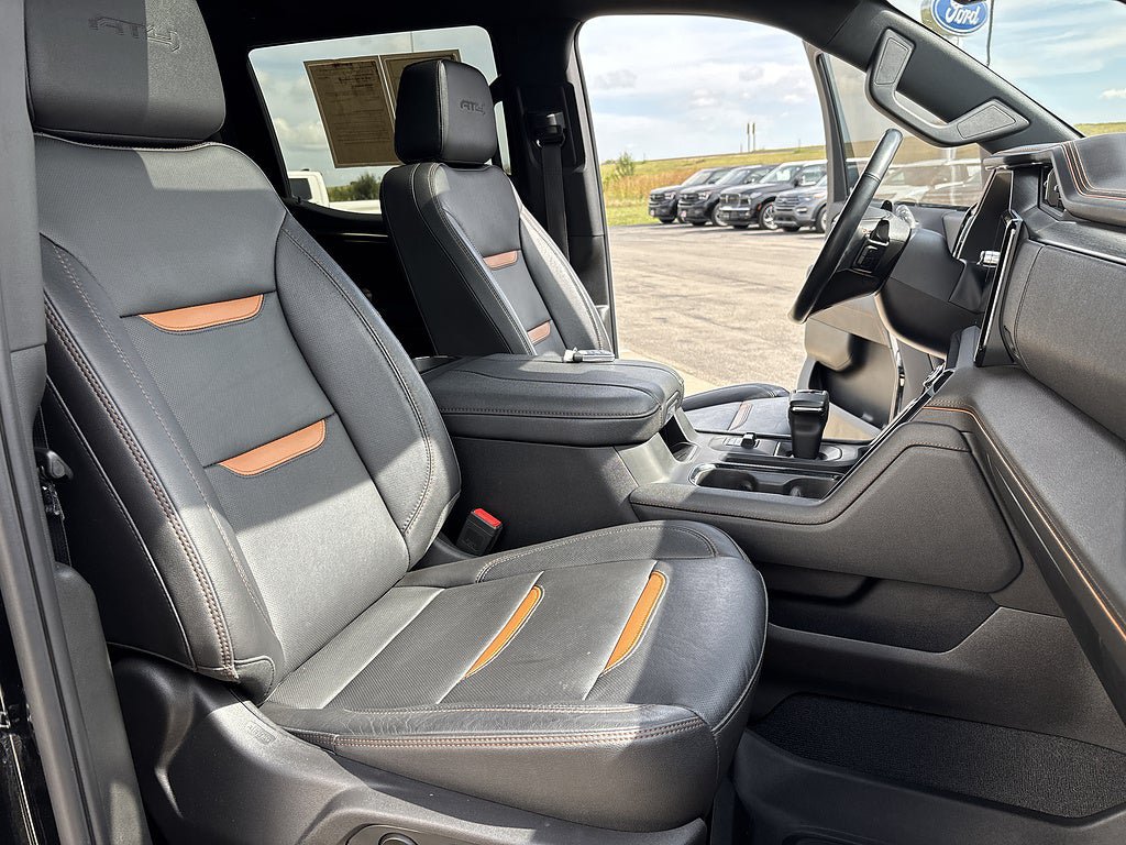 Used 2024 GMC Sierra 1500 AT4 w/ Technology Package AWD/4WD image 19
