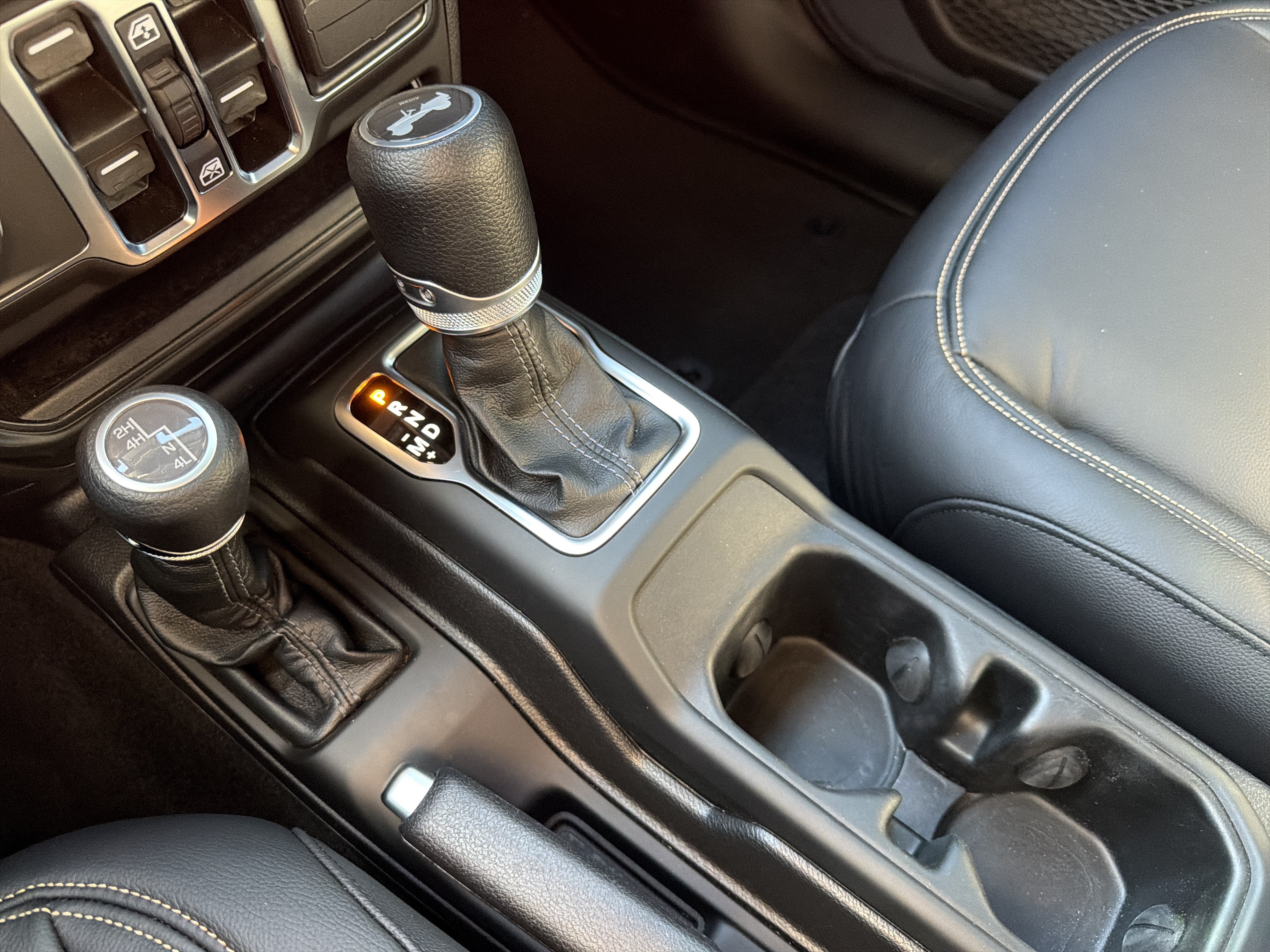 Used 2024 Jeep Wrangler Unlimited Sahara AWD/4WD image 72