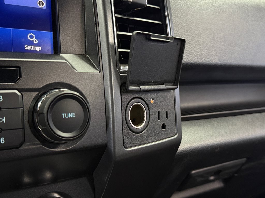 Used 2019 Ford F150 XLT w/ Equipment Group 302A Luxury AWD/4WD image 23
