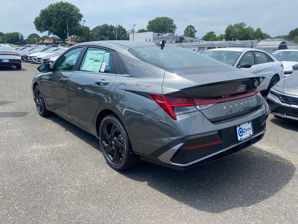 New 2026 Hyundai Elantra SEL Sport Premium FWD image 8