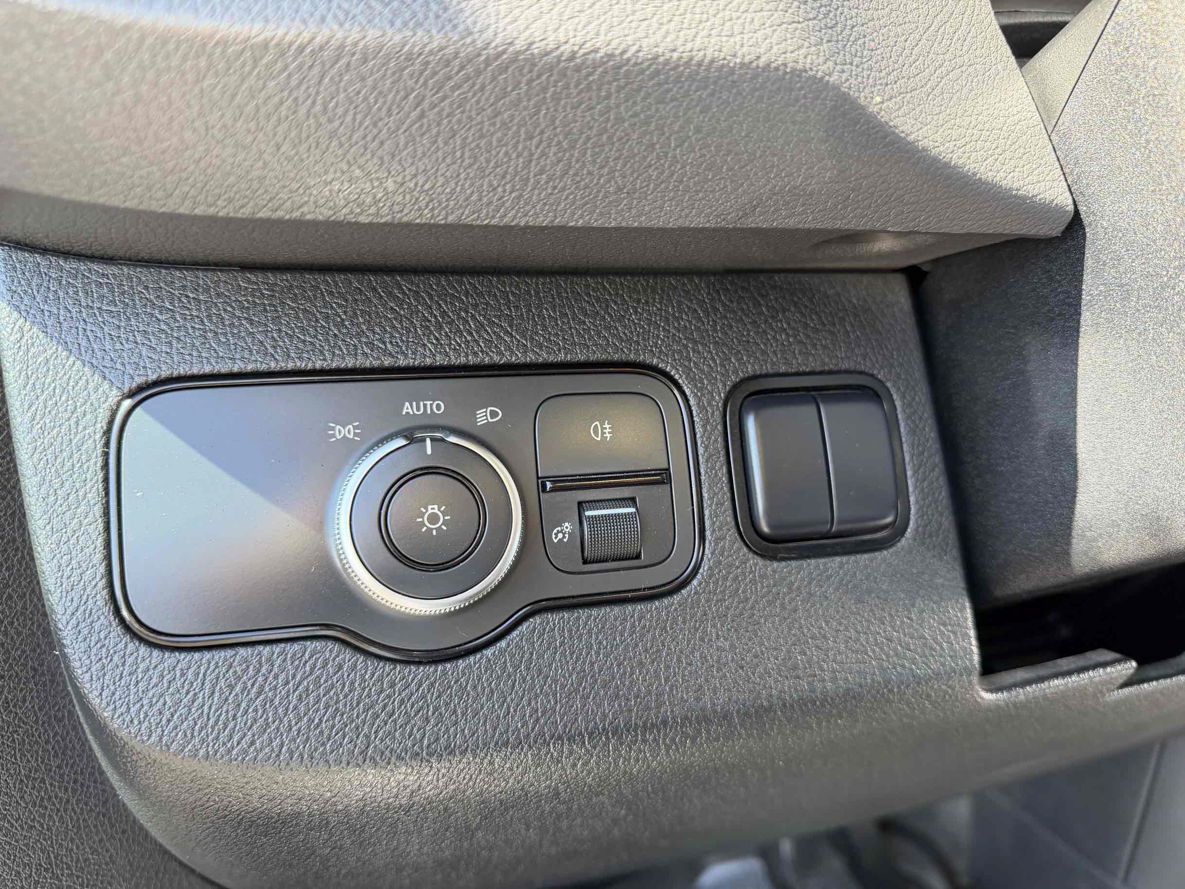 Used 2019 Mercedes-Benz Sprinter 144 image 19