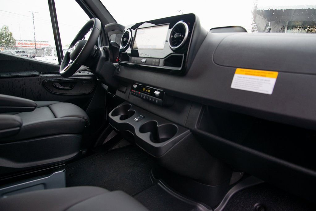 New 2025 Mercedes-Benz Sprinter 2500 image 13