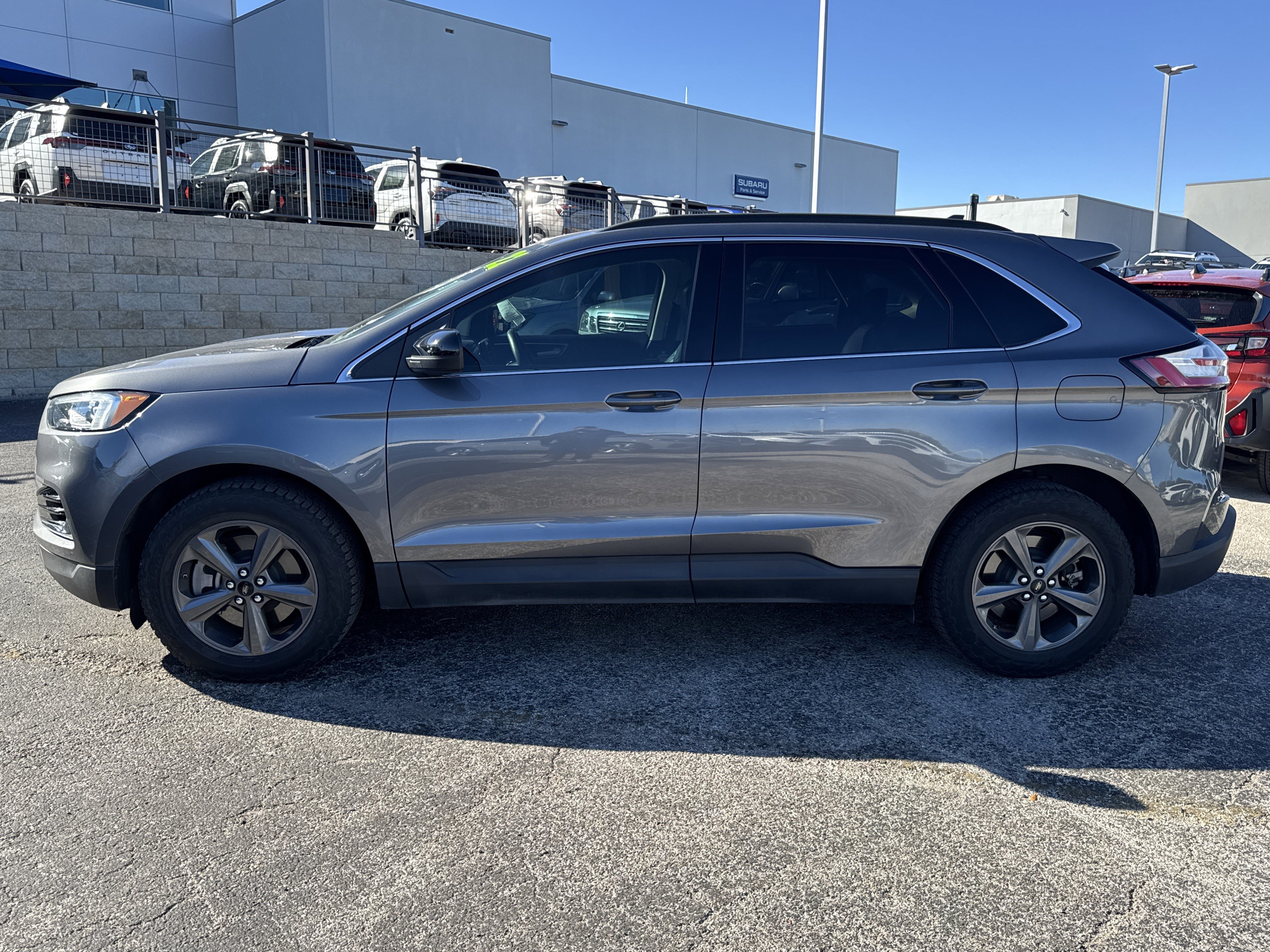 Used 2022 Ford Edge SEL w/ Sport Appearance Package image 6