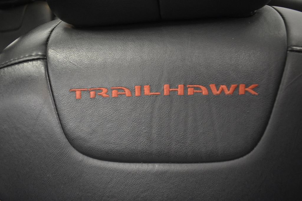 Certified 2016 Jeep Cherokee Trailhawk w/ Comfort/Convenience Group image 37