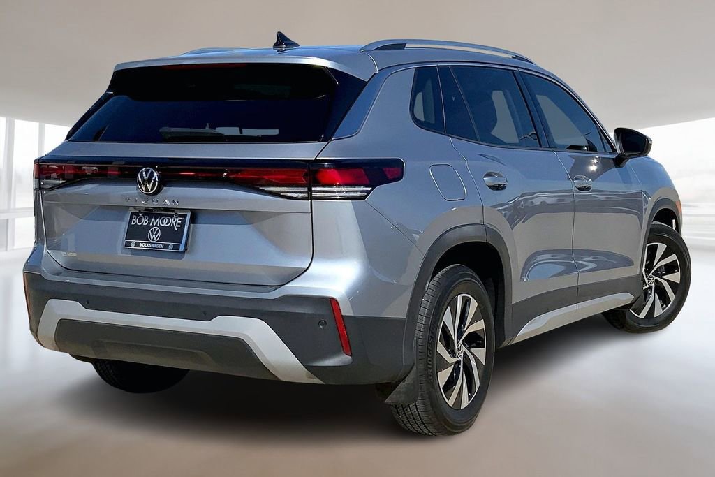 Certified 2025 Volkswagen Tiguan S image 2