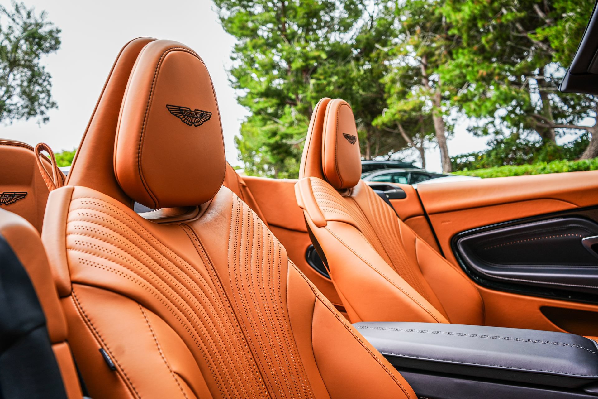 Used 2023 Aston Martin DB11 Volante RWD image 25