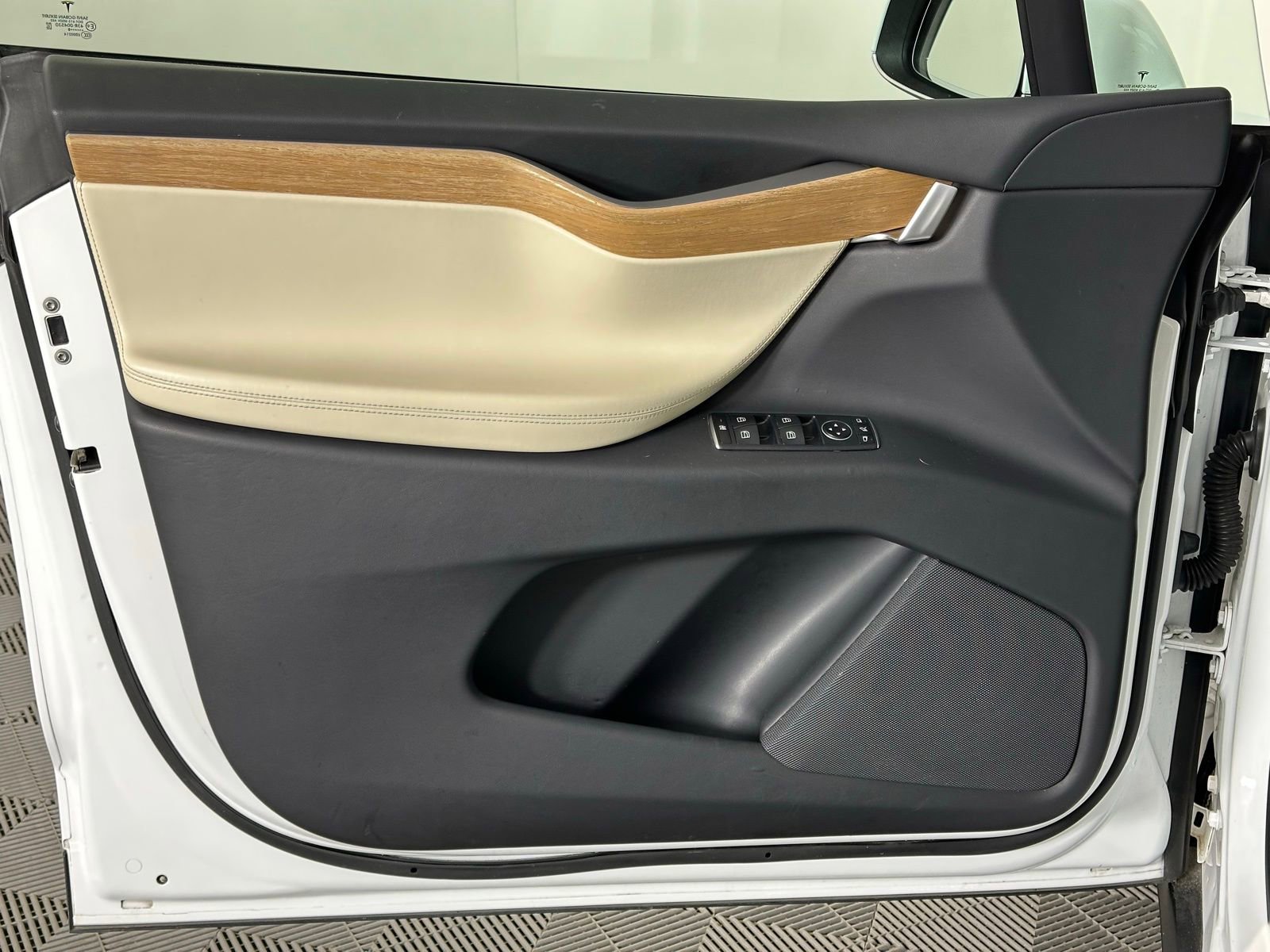 Used 2020 Tesla Model X Long Range image 42