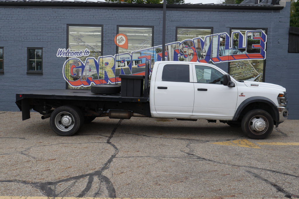 Used 2025 RAM 5500 Tradesman w/ Chrome Appearance Group AWD/4WD image 23