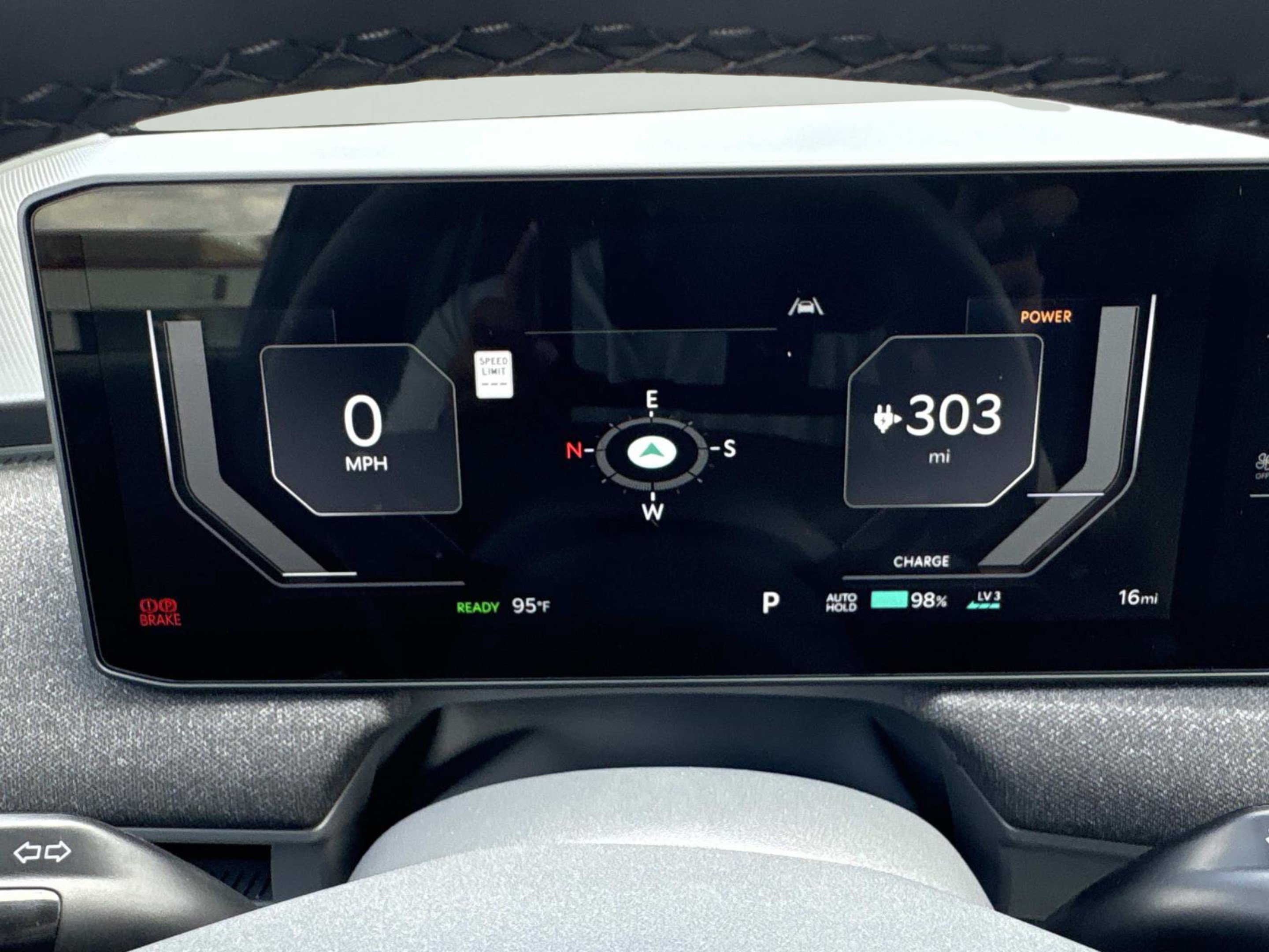 New 2027 Kia EV3 Wind FWD image 32