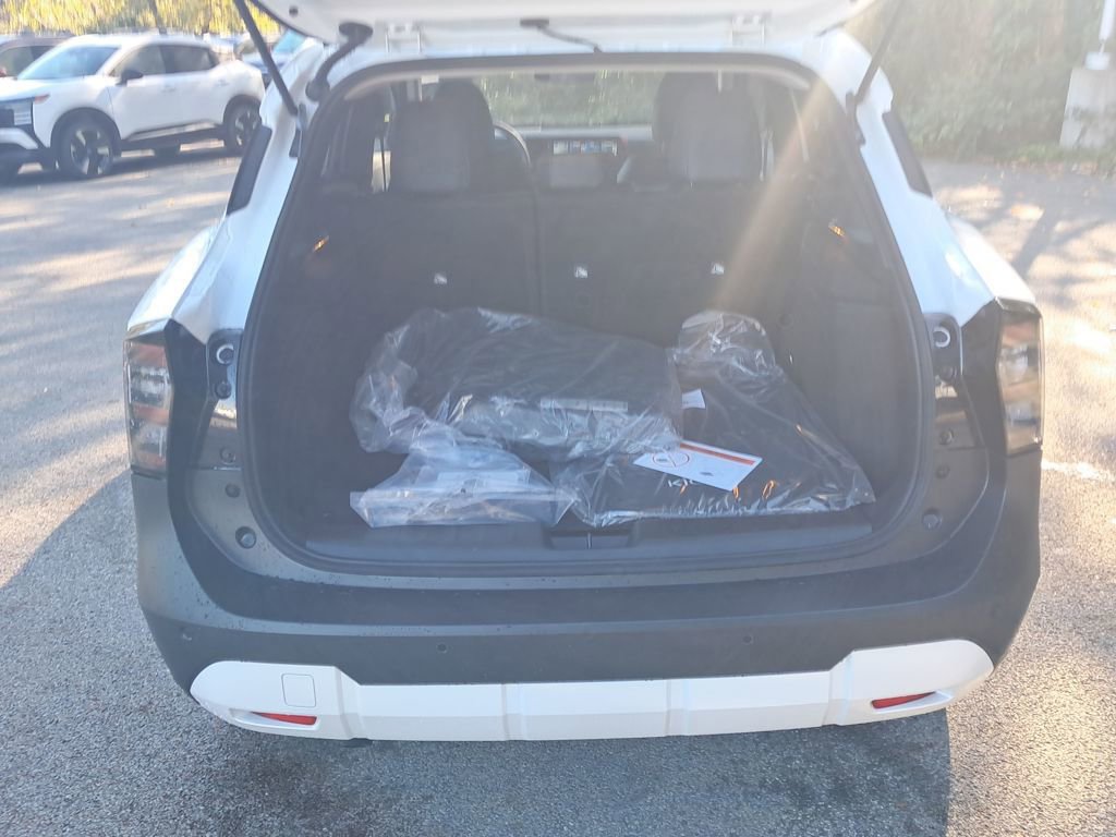 New 2026 Nissan Kicks SR w/ Cold Weather Package image 24