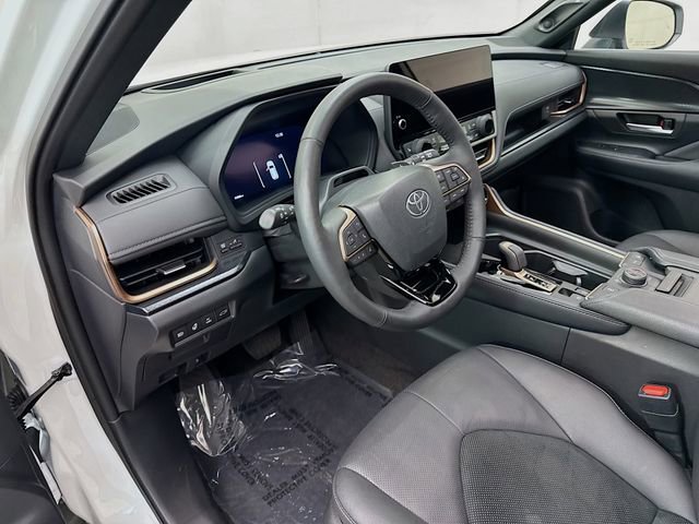 Used 2024 Toyota Grand Highlander AWD Hybrid image 9