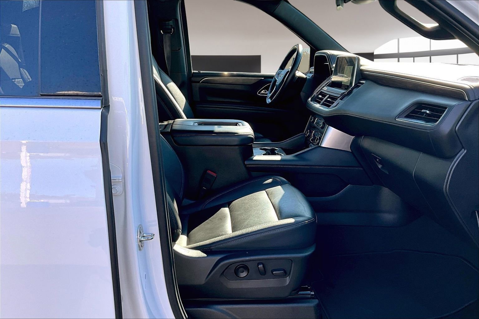 Used 2024 Chevrolet Tahoe LT image 30