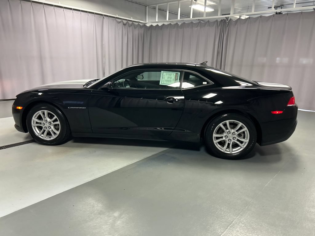 Used 2015 Chevrolet Camaro LS RWD image 4