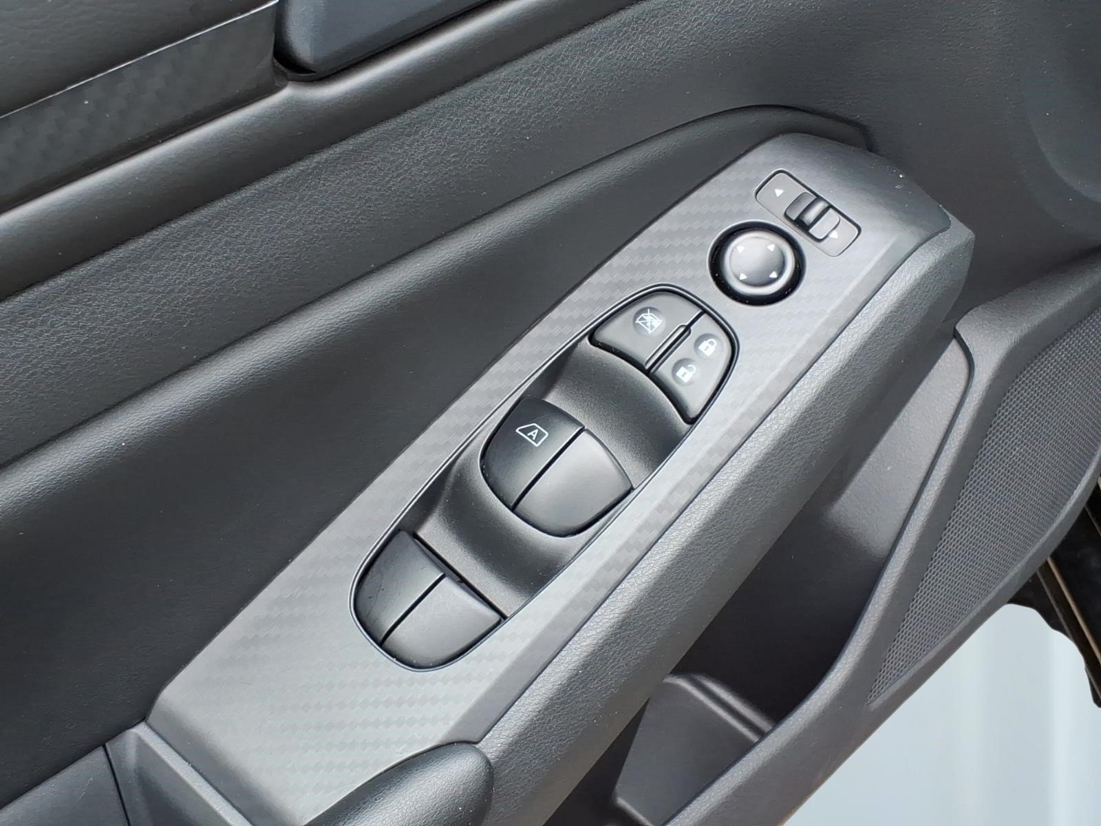 Used 2025 Nissan Altima 2.5 S FWD image 12