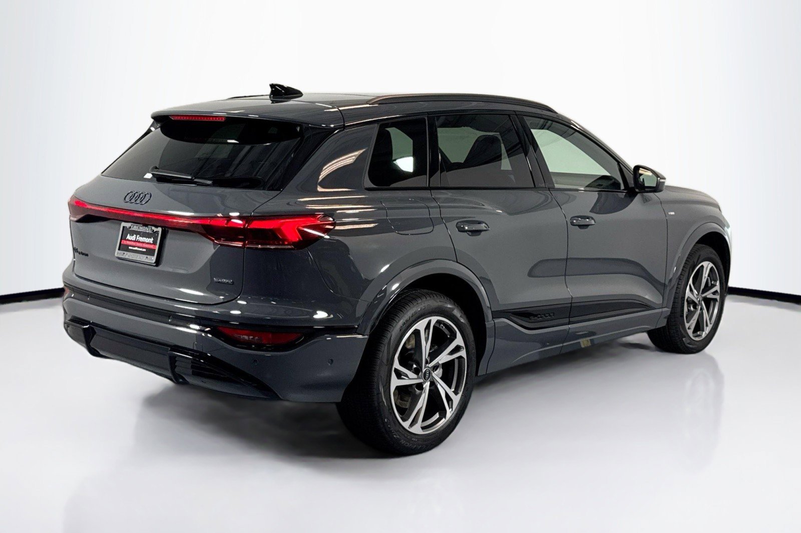 New 2027 Audi Q6 e-tron Premium Plus AWD/4WD image 5