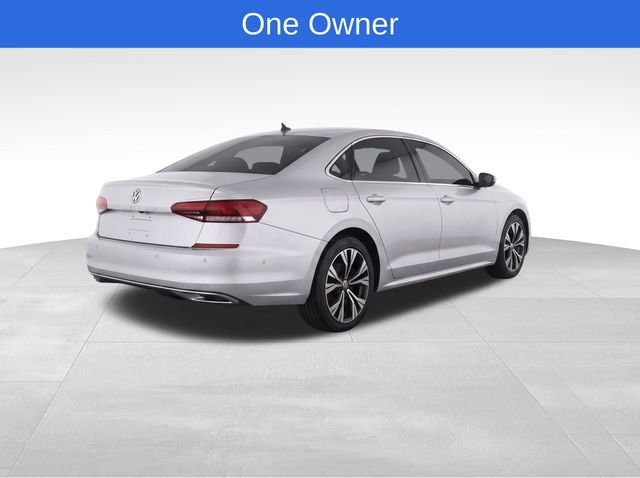 Used 2020 Volkswagen Passat 2.0T SEL FWD image 4