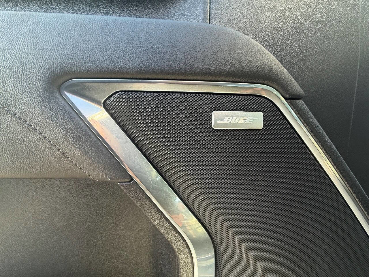 Used 2023 Chevrolet Silverado 1500 LTZ w/ LTZ Convenience Package II AWD/4WD image 19