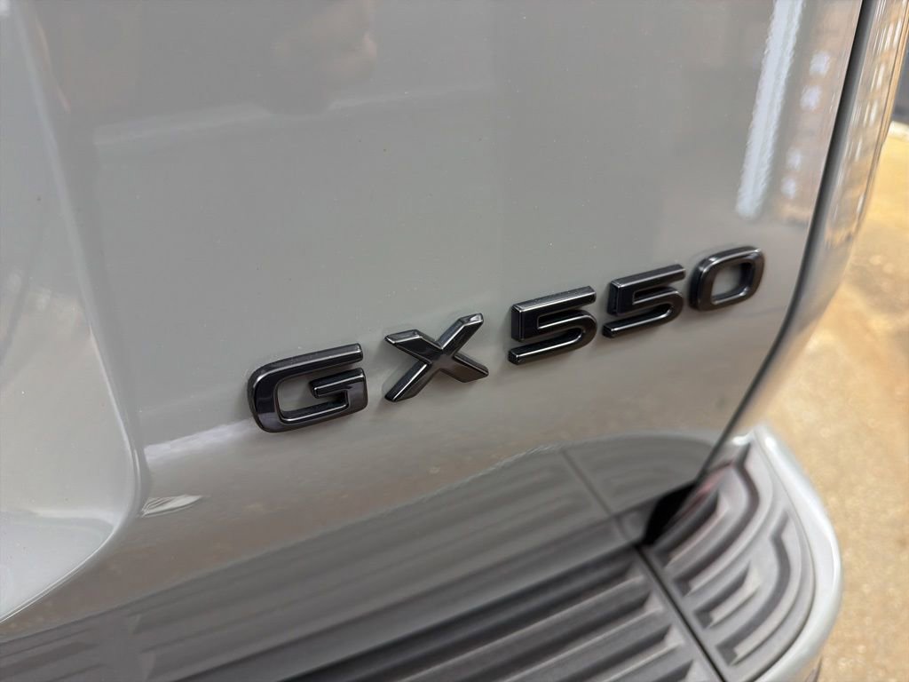 Used 2024 Lexus GX 550 w/ Accessory Package (2T) AWD/4WD image 25