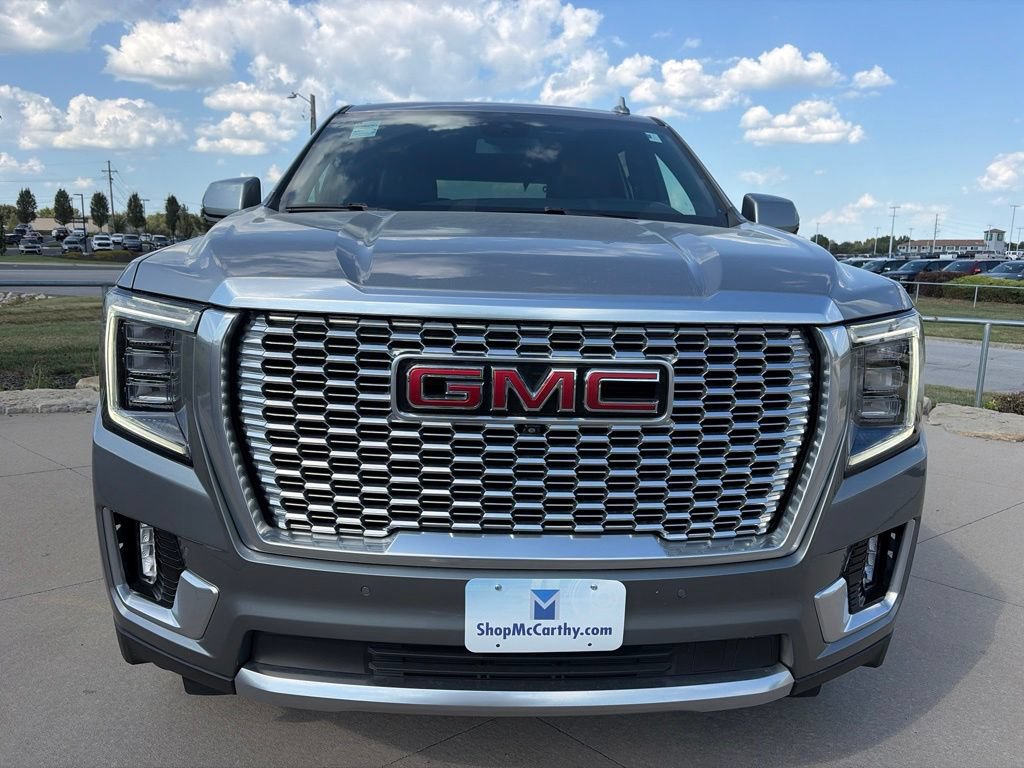 Used 2023 GMC Yukon Denali AWD/4WD image 3