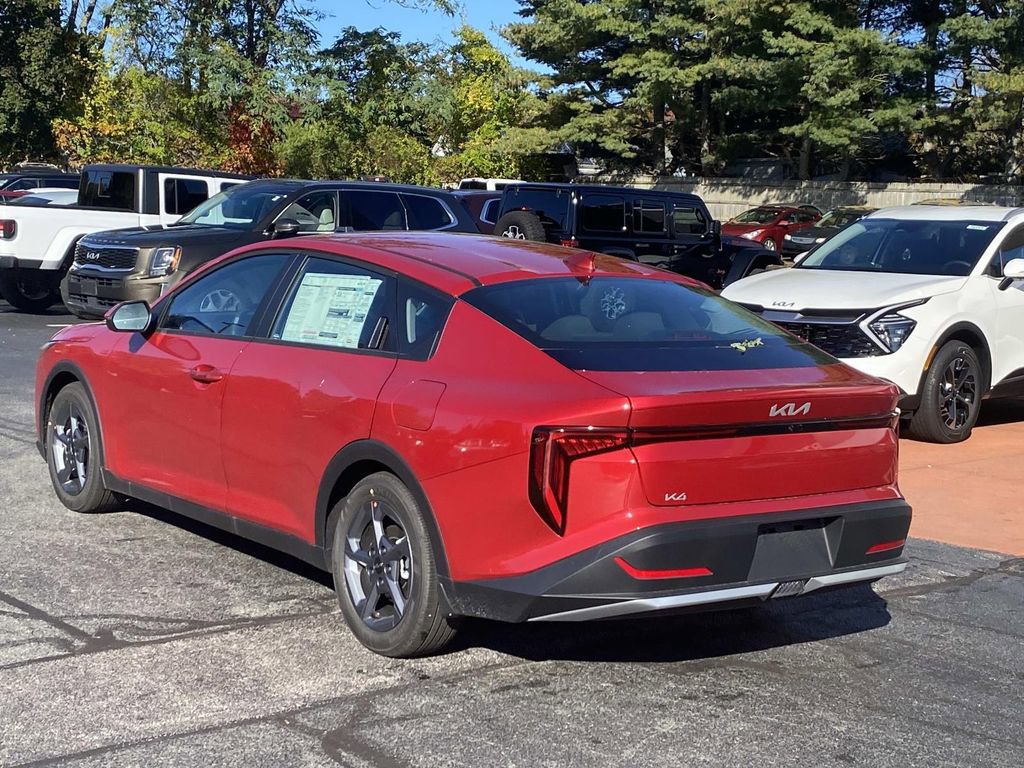 New 2025 Kia K4 LXS image 3