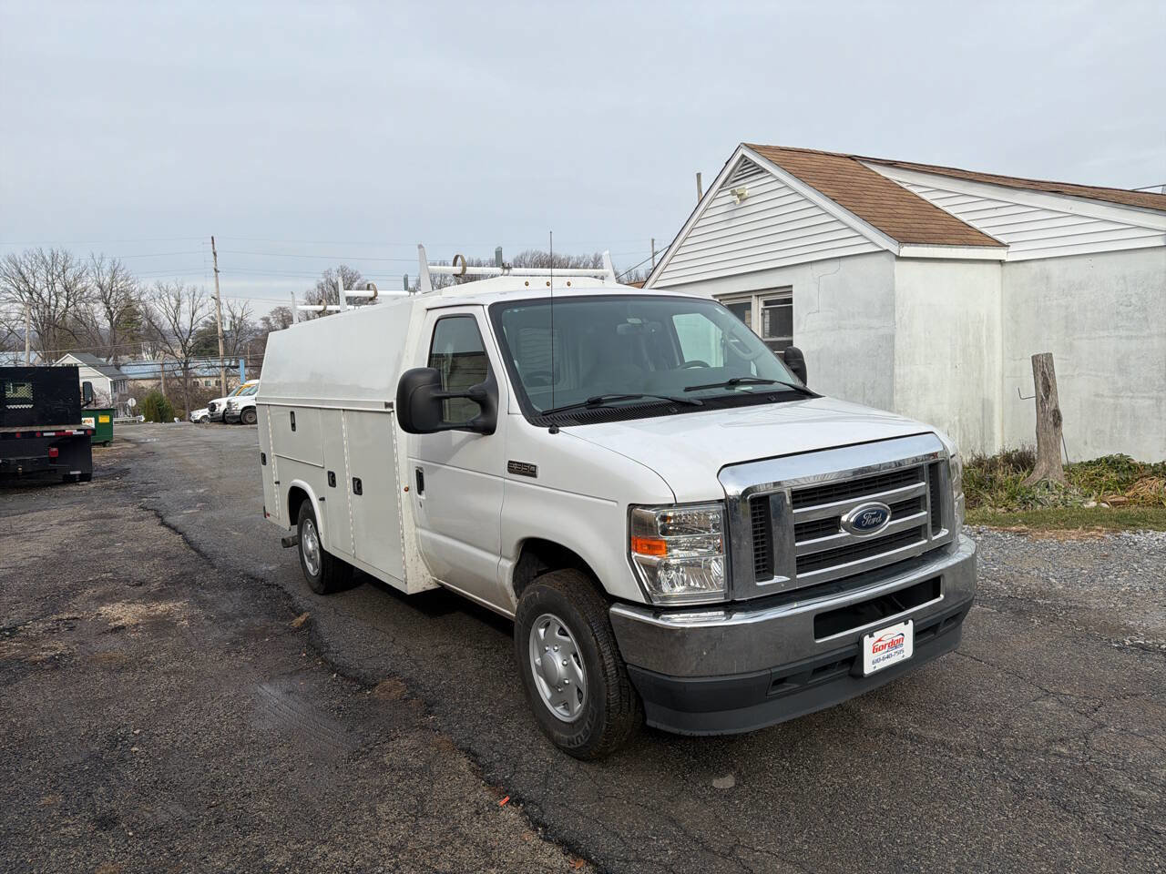 Used 2022 Ford E-350 and Econoline 350 Super Duty w/ Power Windows & Locks Group RWD image 8