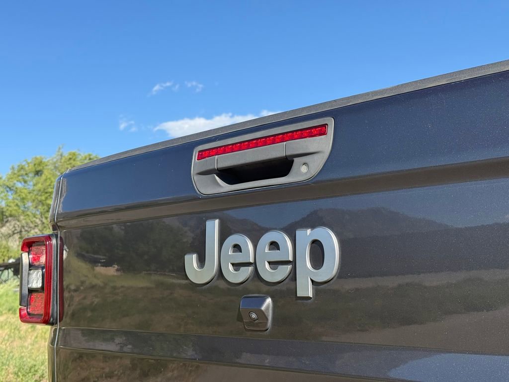 Used 2020 Jeep Gladiator Overland w/ LED Lighting Group AWD/4WD image 15
