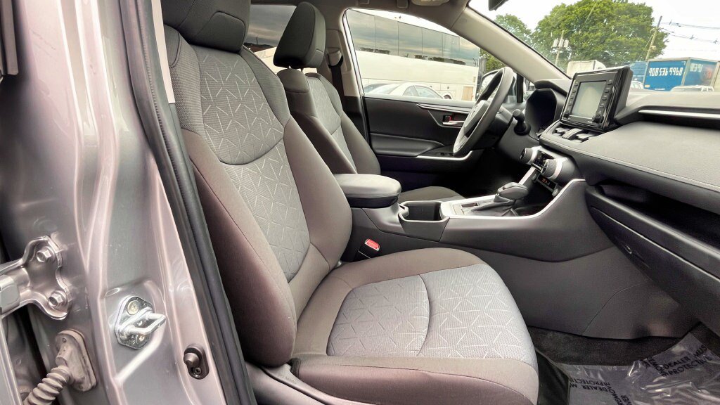 Used 2022 Toyota RAV4 XLE w/ Convenience Package AWD/4WD image 27