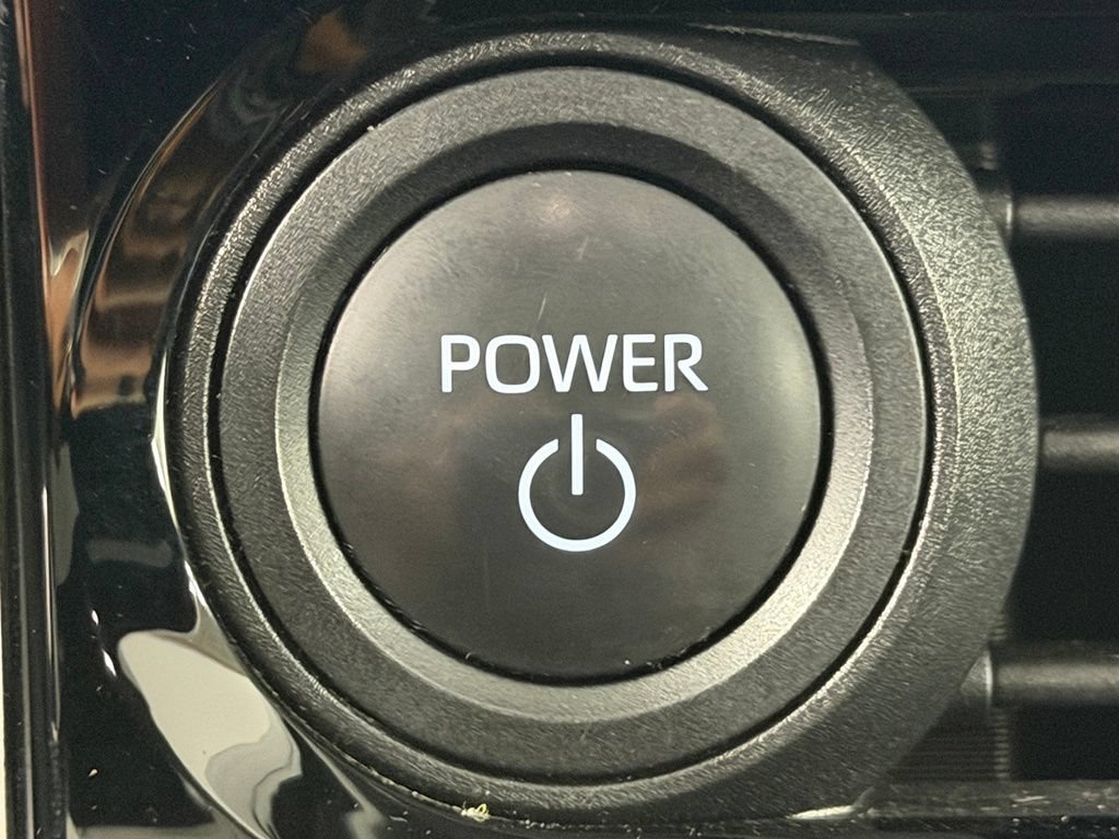 Used 2023 Toyota bZ4X AWD image 30
