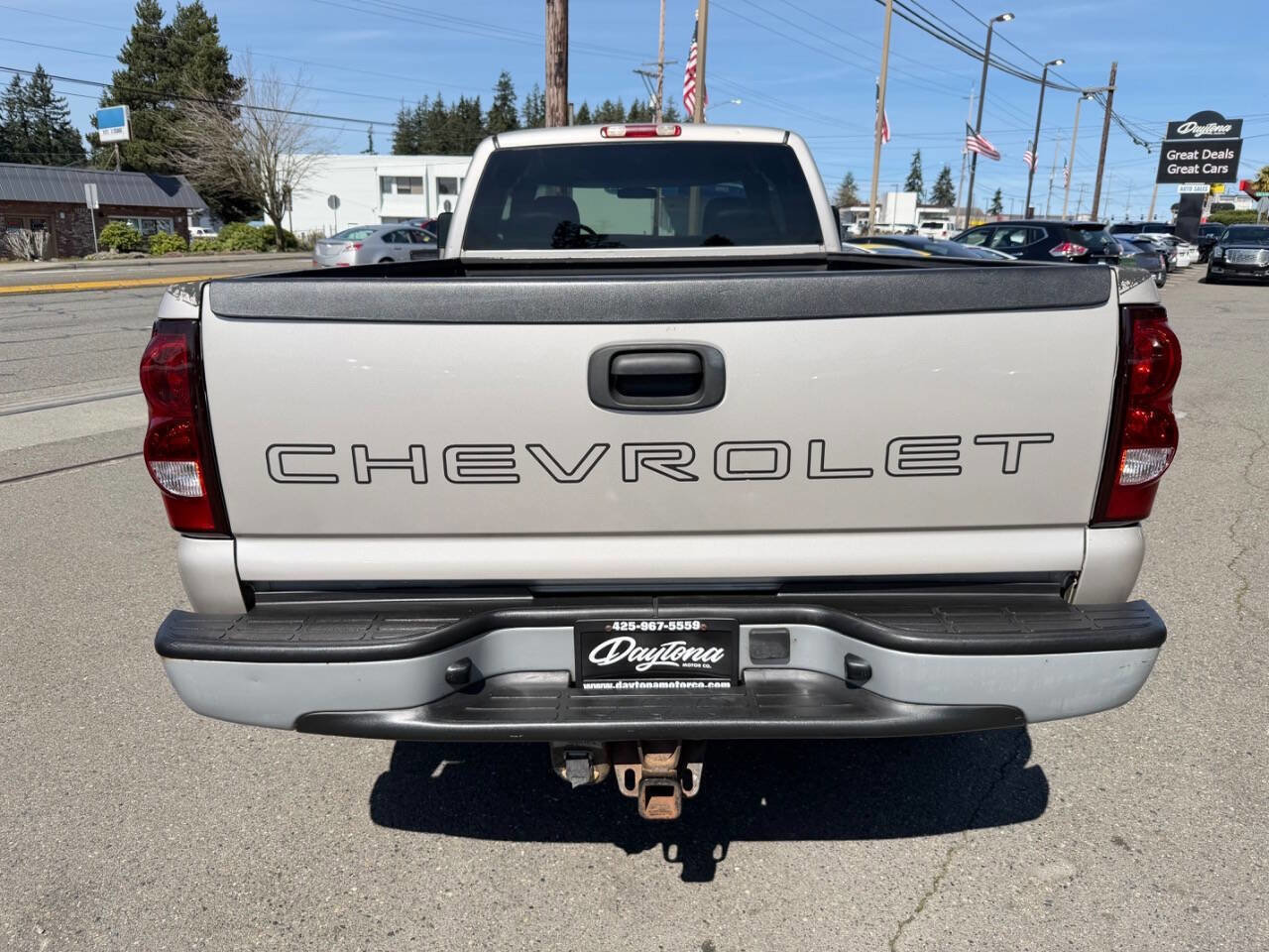 Used 2004 Chevrolet Silverado 2500 W/T w/ Heavy-Duty Power Package AWD/4WD image 6