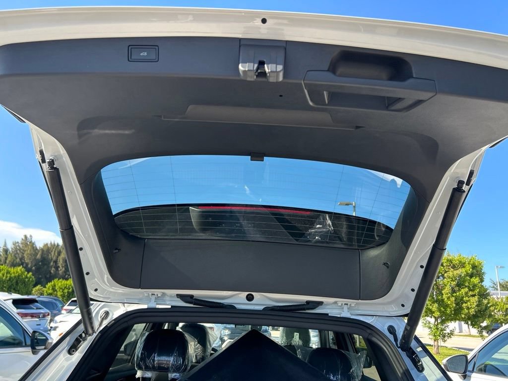 New 2026 Volkswagen Tiguan SE R-Line FWD image 53