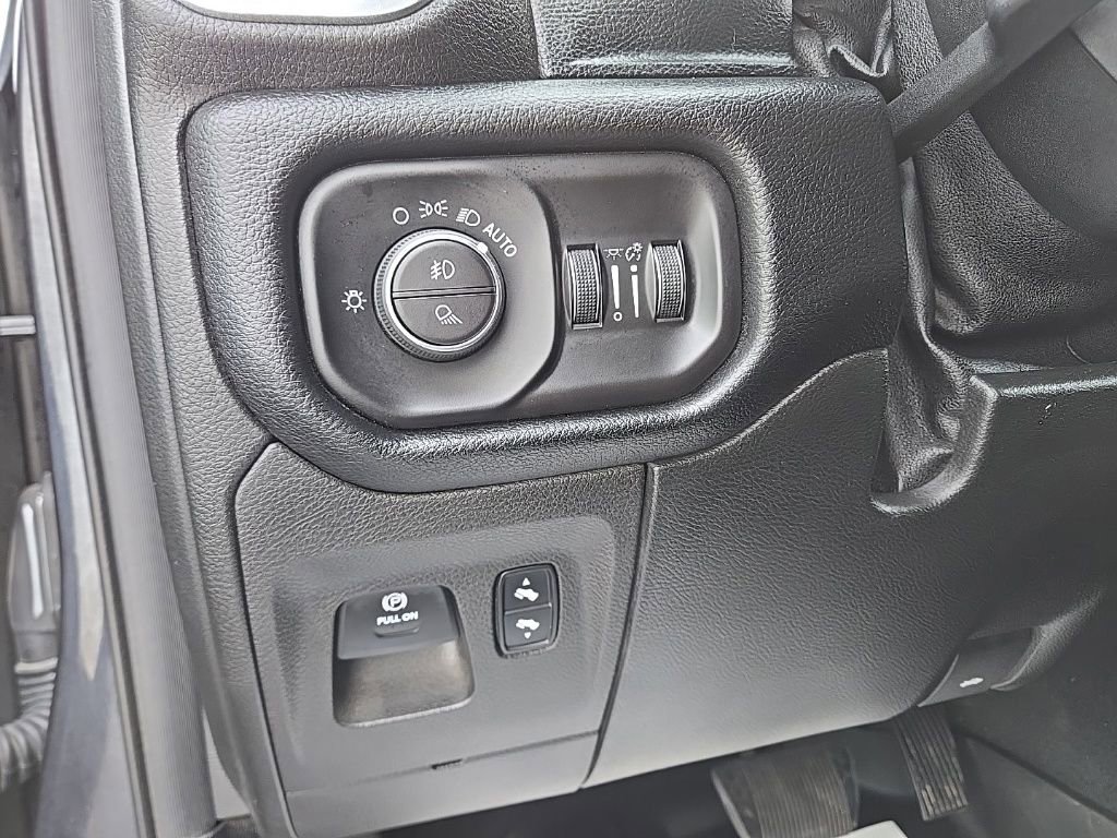 Used 2019 RAM 1500 Laramie AWD/4WD image 26