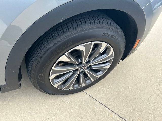 Used 2024 Buick Envision Preferred AWD/4WD image 18