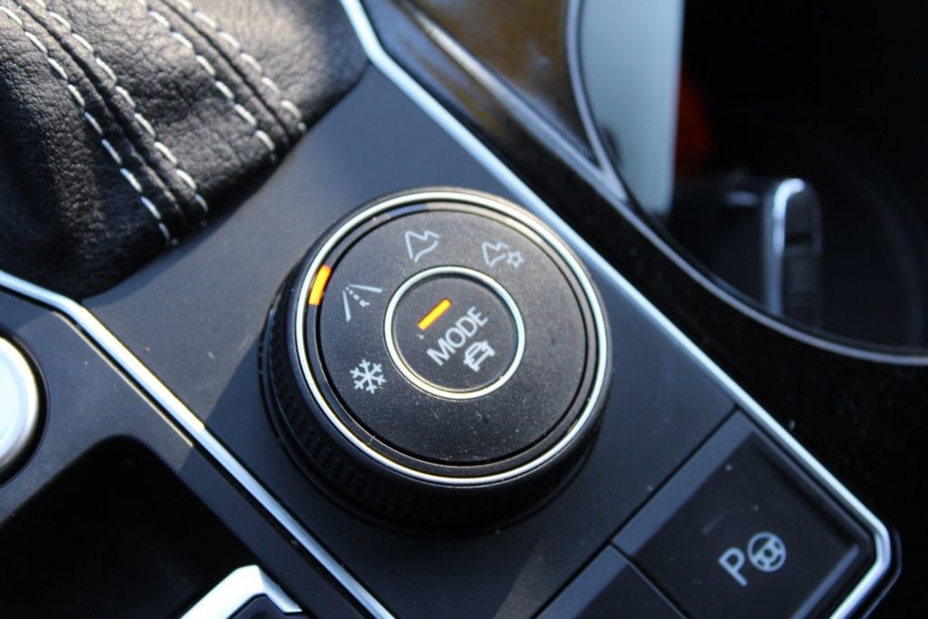 Used 2022 Volkswagen Atlas Cross Sport SEL Premium R-Line image 48