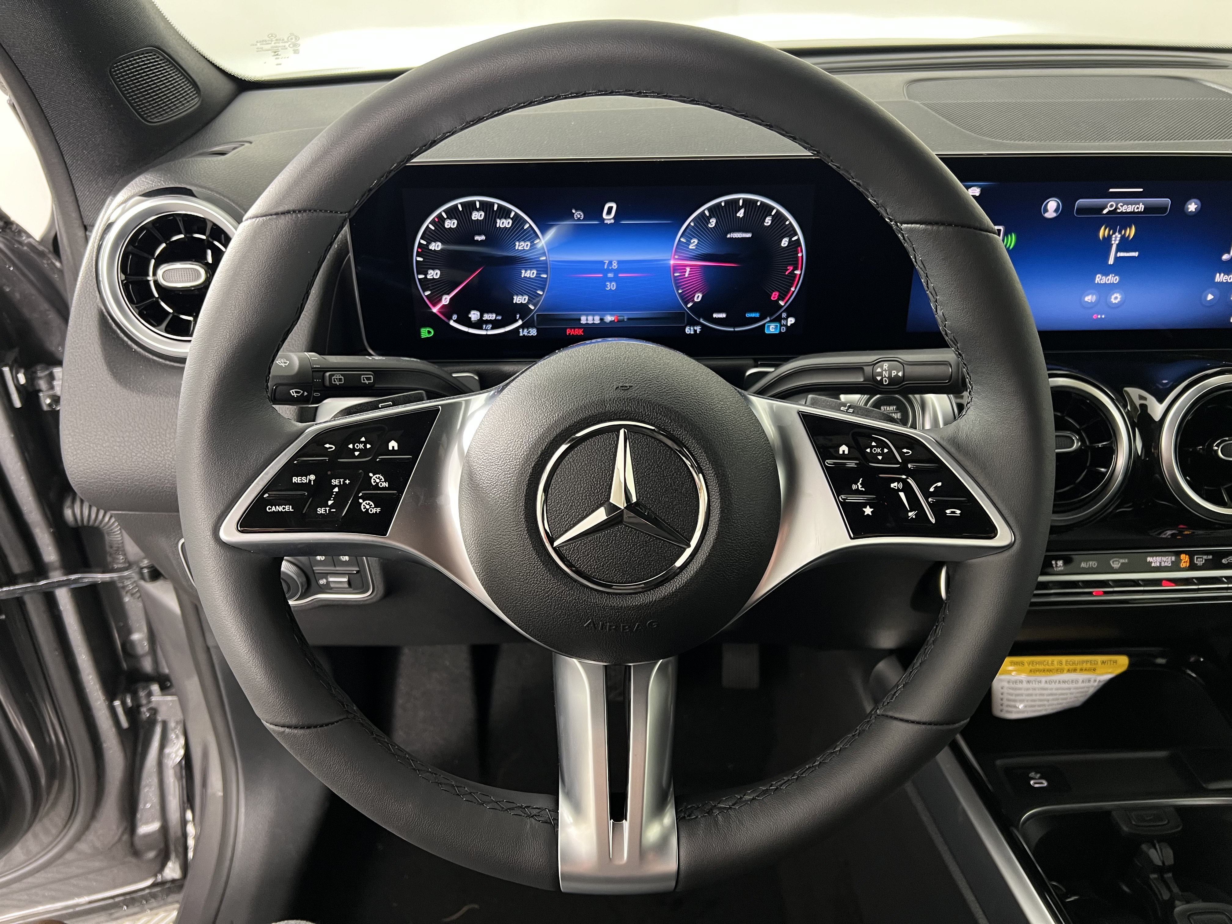 Used 2026 Mercedes-Benz GLB 250 4MATIC image 27