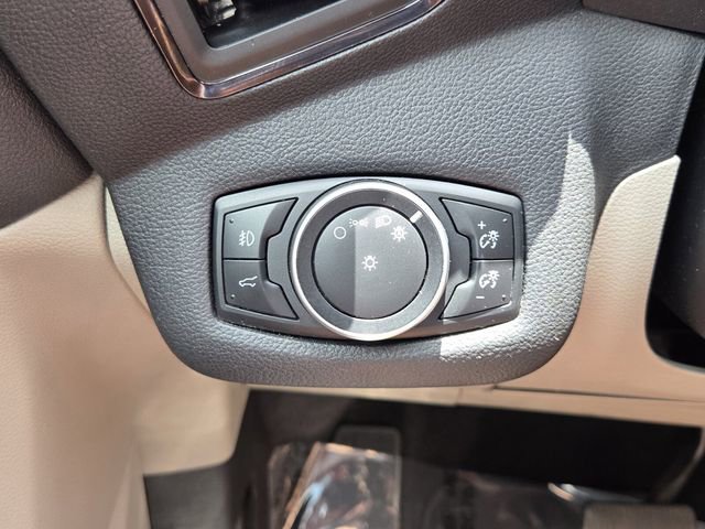 Used 2017 Ford Escape Titanium FWD image 33