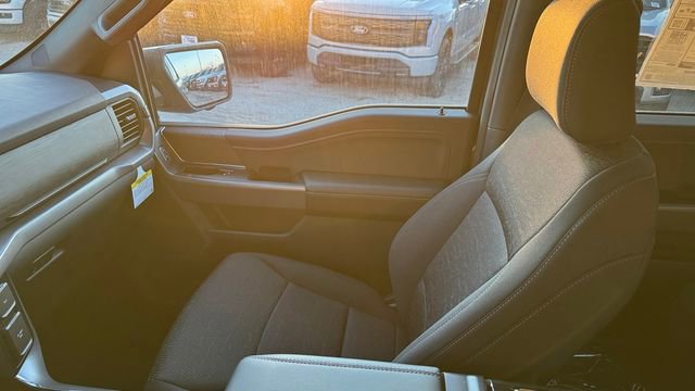 New 2025 Ford F150 XLT w/ Equipment Group 302A MID image 32