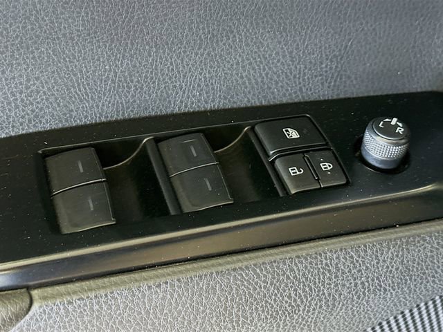 Used 2025 Toyota Camry SE image 20