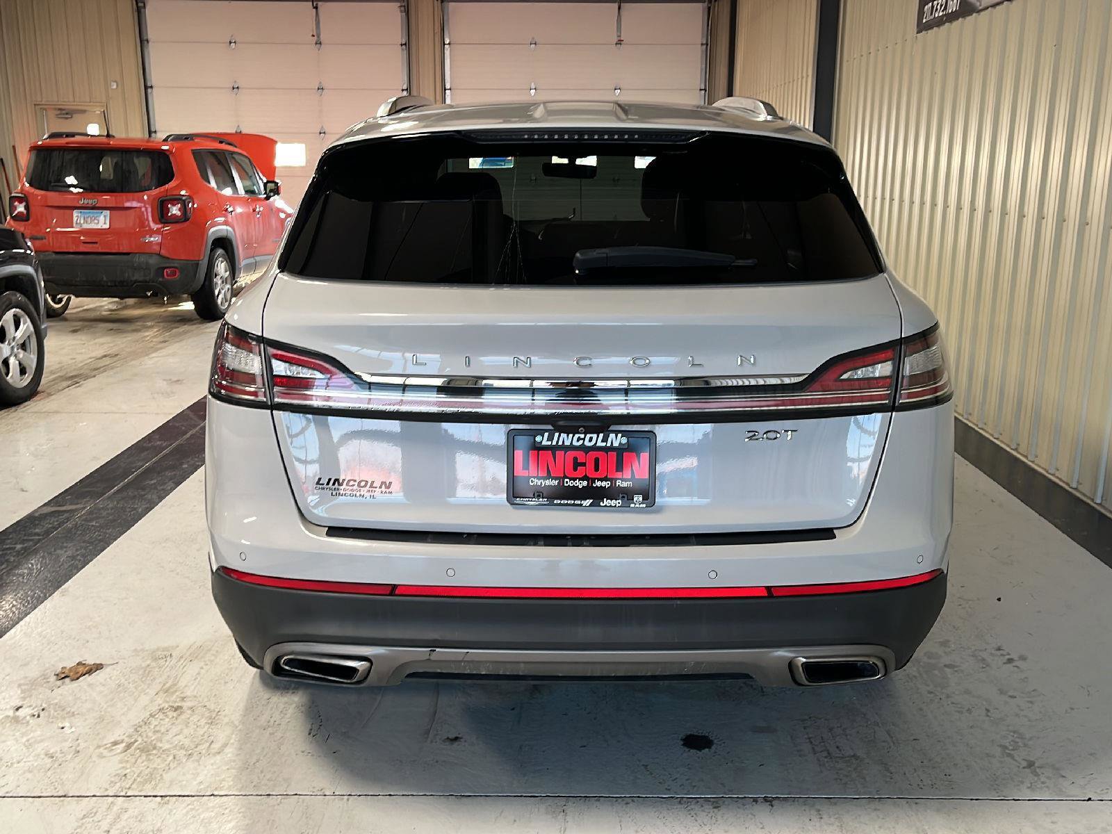 Used 2020 Lincoln Nautilus FWD w/ Equipment Group 101A image 8