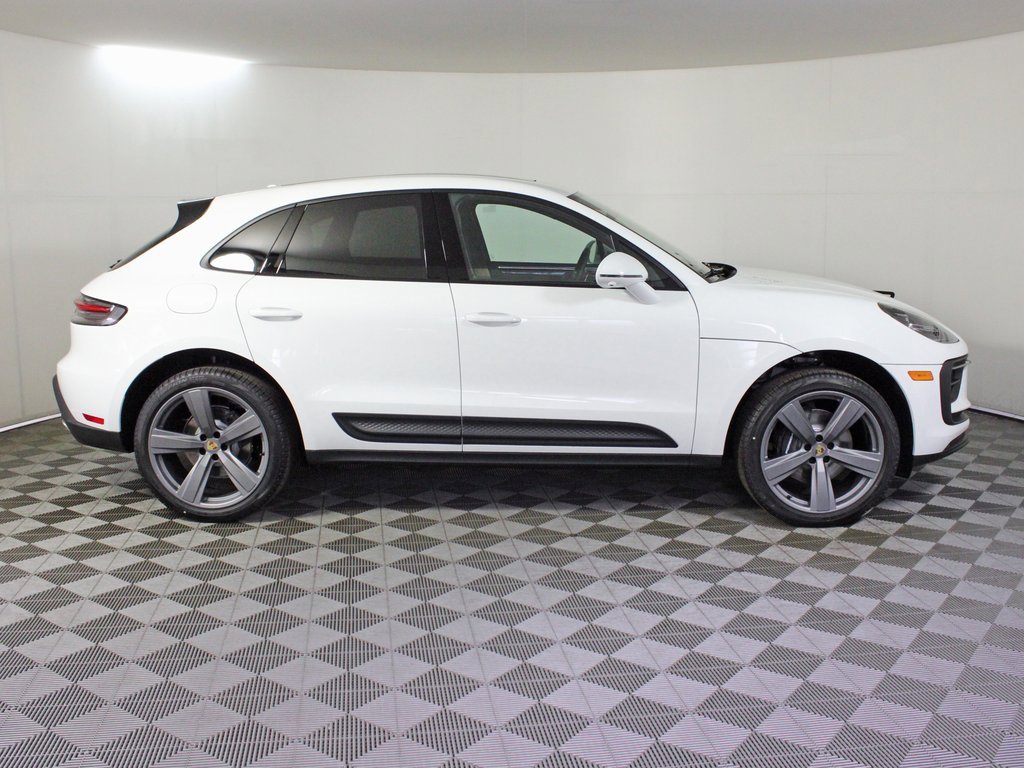 Used 2025 Porsche Macan image 8