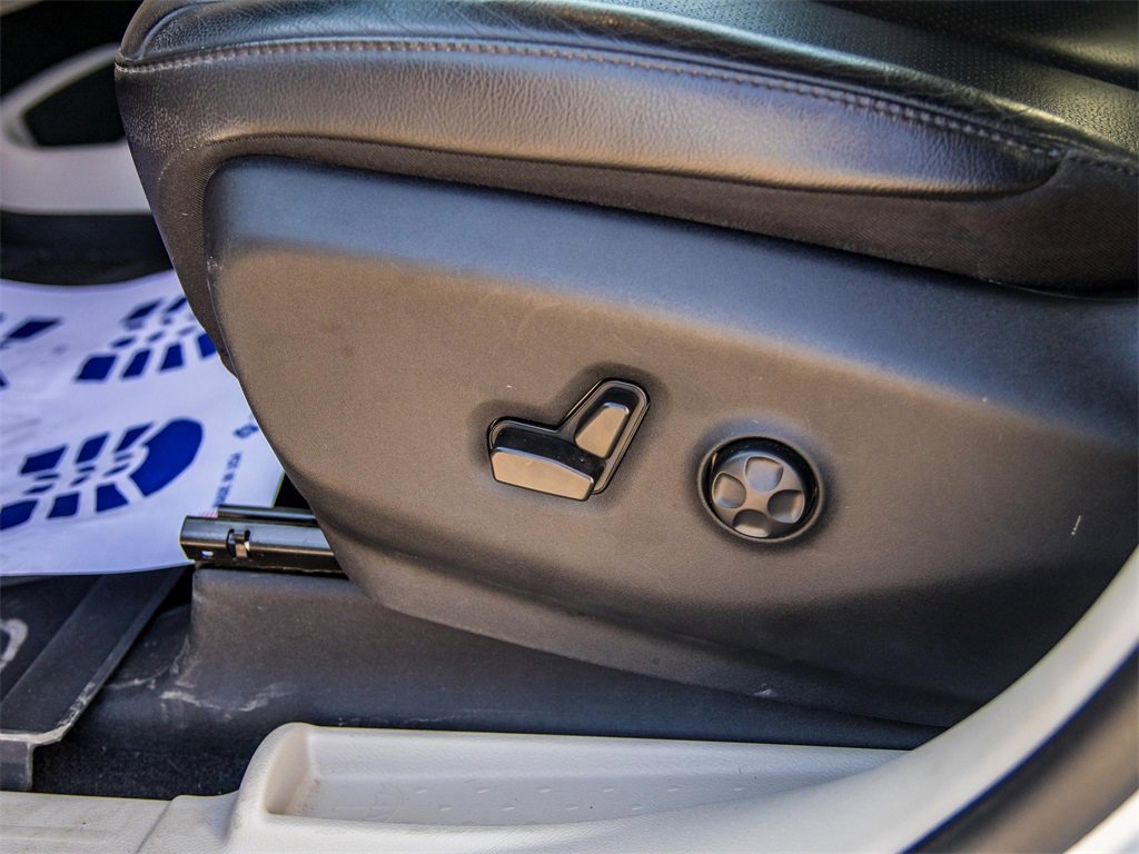 Used 2022 Chrysler Pacifica Touring-L image 28