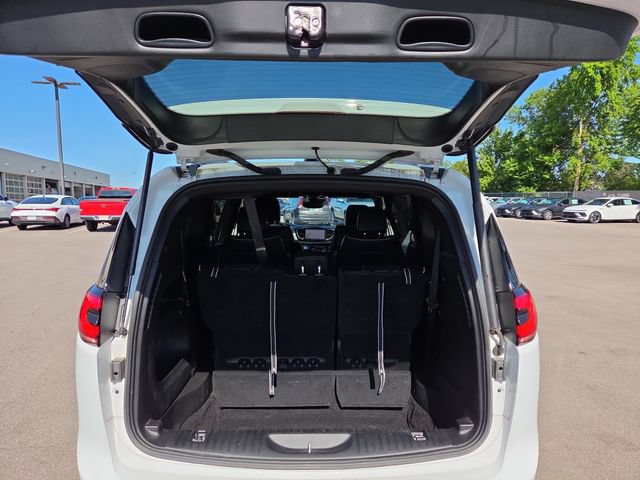 Used 2025 Chrysler Pacifica Limited FWD image 32