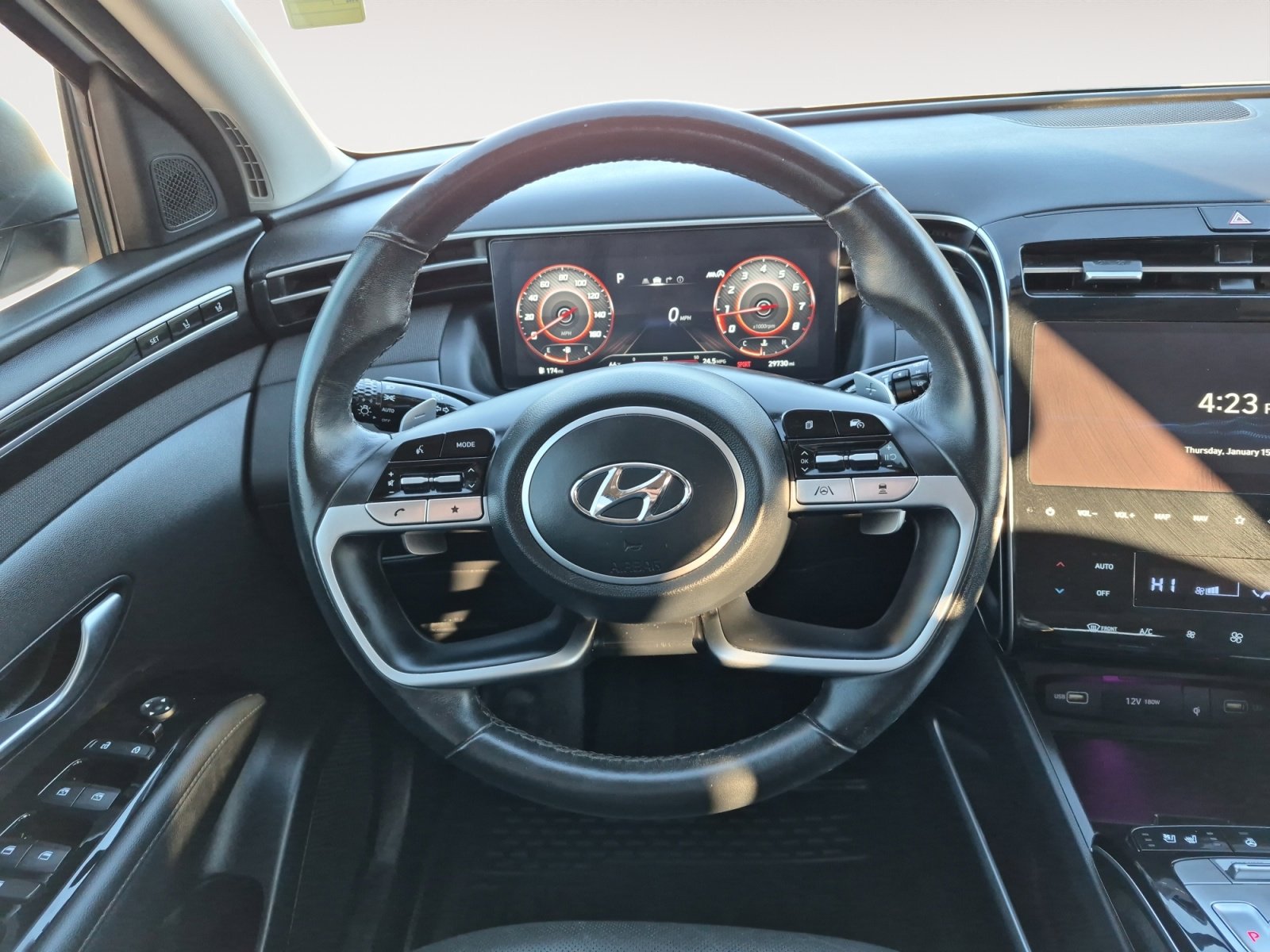 Used 2023 Hyundai Tucson Limited w/ Winter Package image 12